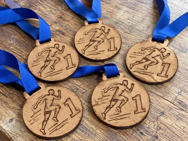 Mockup ilustrativo de medalhas personalizadas